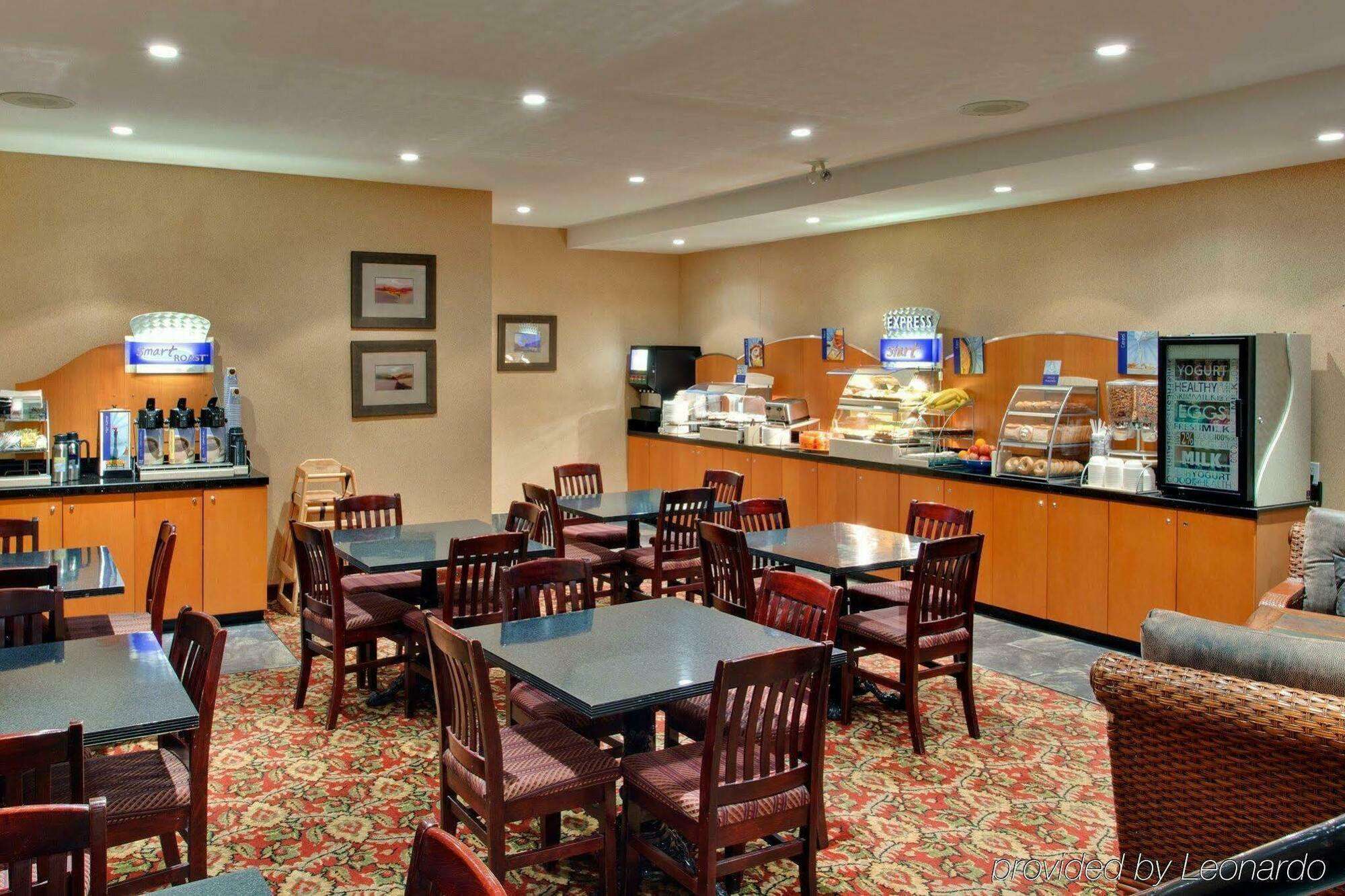 Comfort Inn & Suites Collingwood Exterior foto